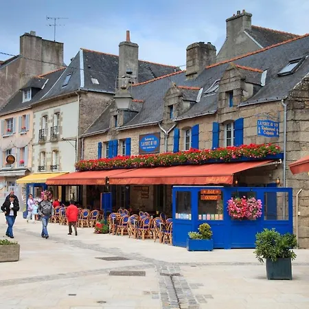 Petit Au Centre De Concarneau